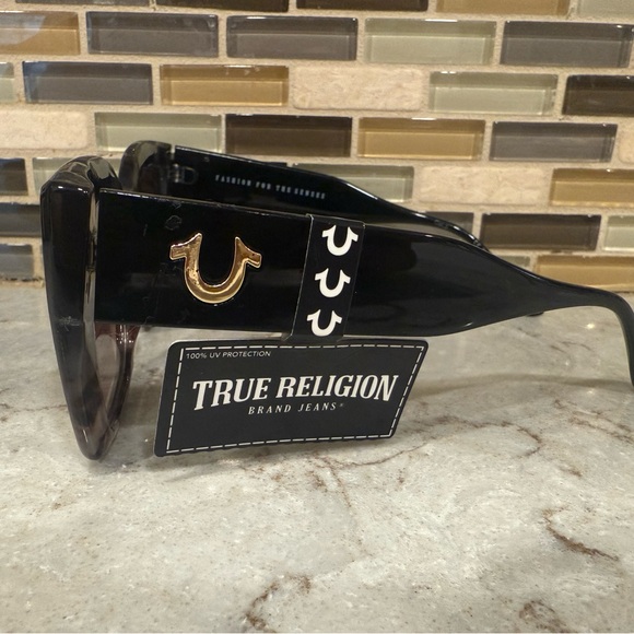 Women’s True Religion Sunglasses-NWT - Picture 2 of 6